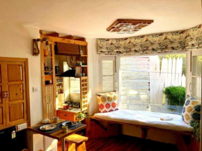 WindowBOX STUDIO kitchenette lawn WFH